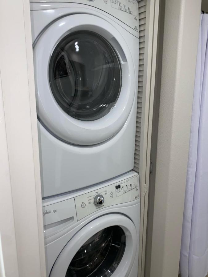 Spacious And Stylish Unit Apartment *